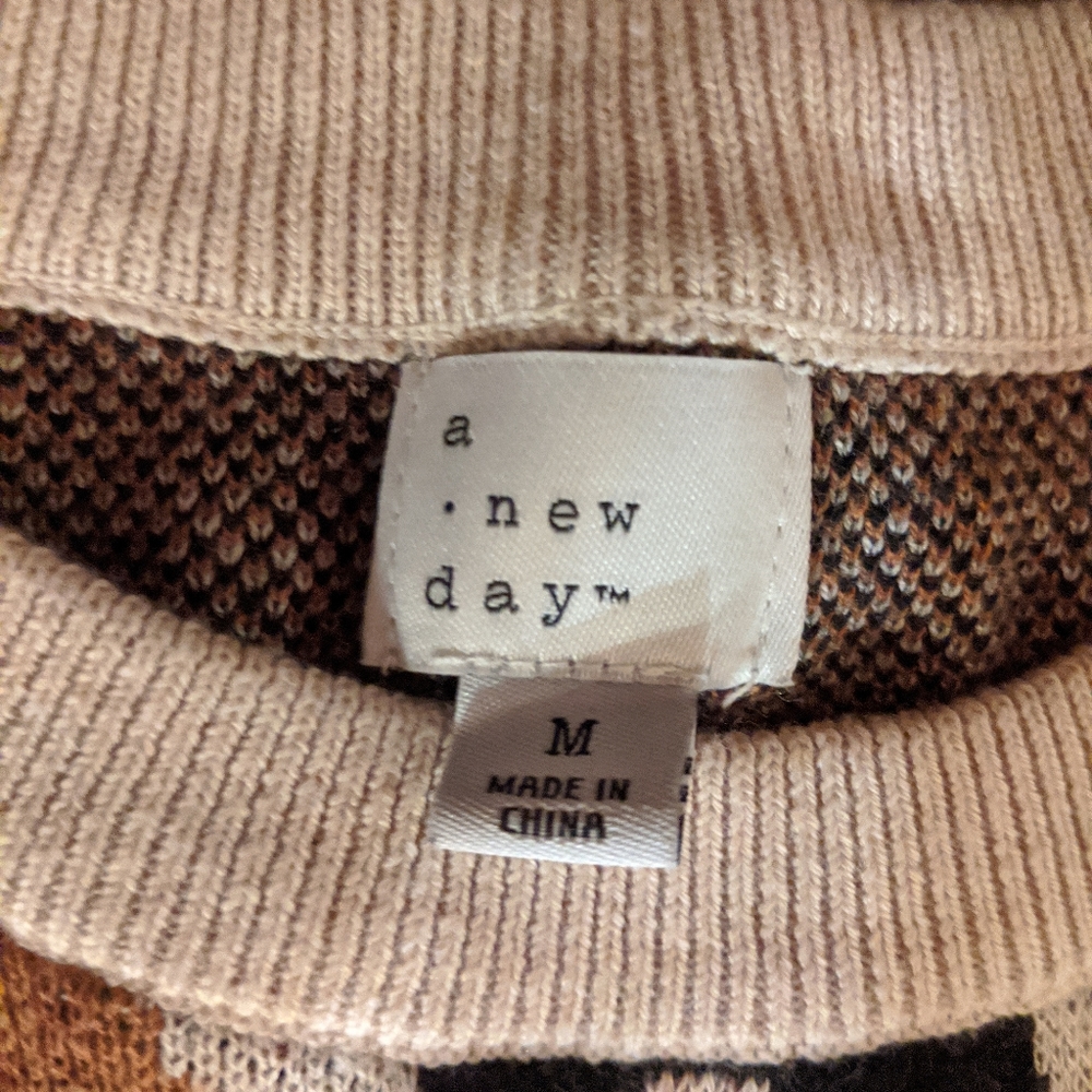 A New Day brand new leopard sweater medium - Picture 2 of 3